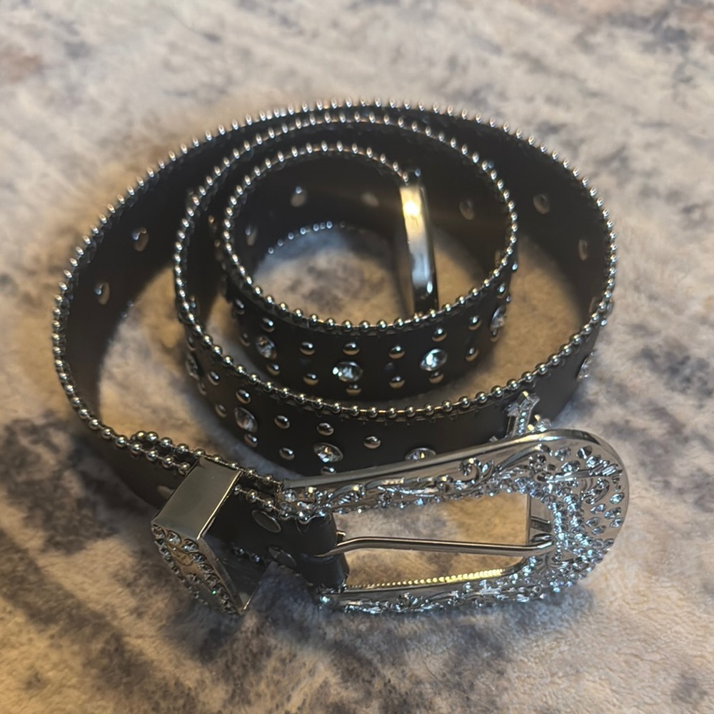 Source Unknown Black and Silver Studded Leather Belt